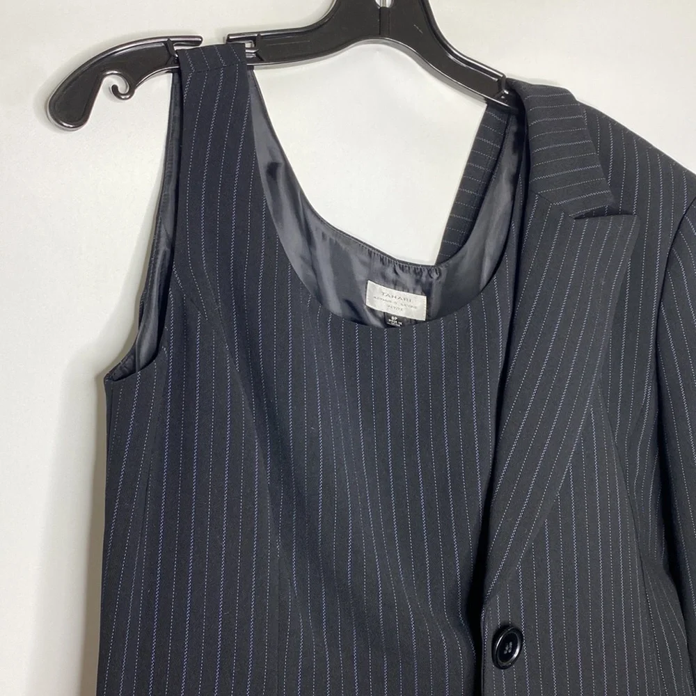 Tahari Arthur S. Levine Size 8 Petite 2pc Blazer Jacket and Tank Top